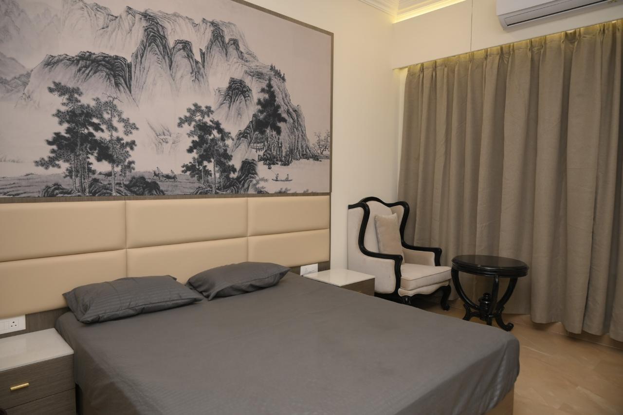 Deluxe Master Bedroom