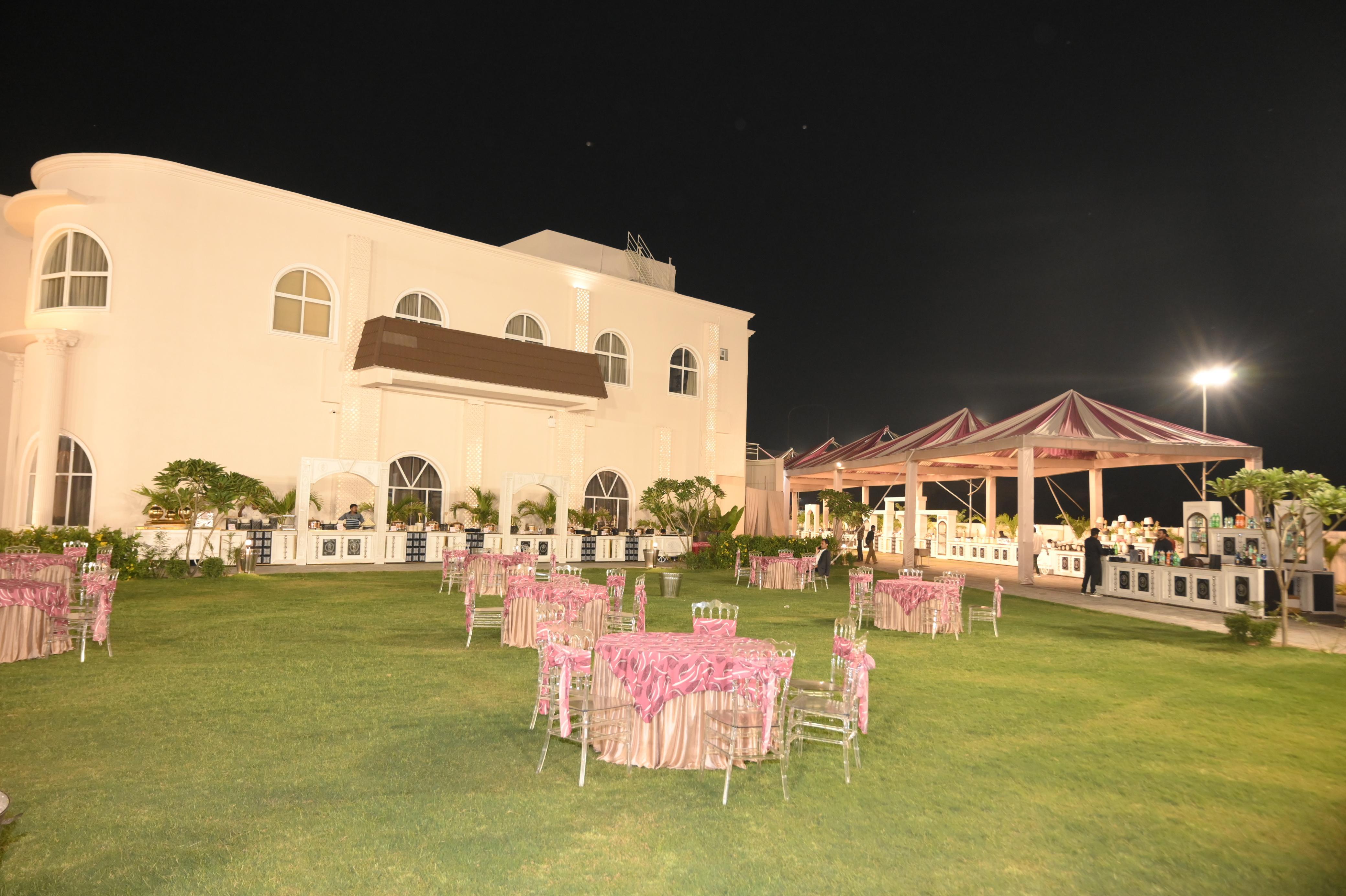 Grand Lawn Banquet Setup at Ghotra Palace